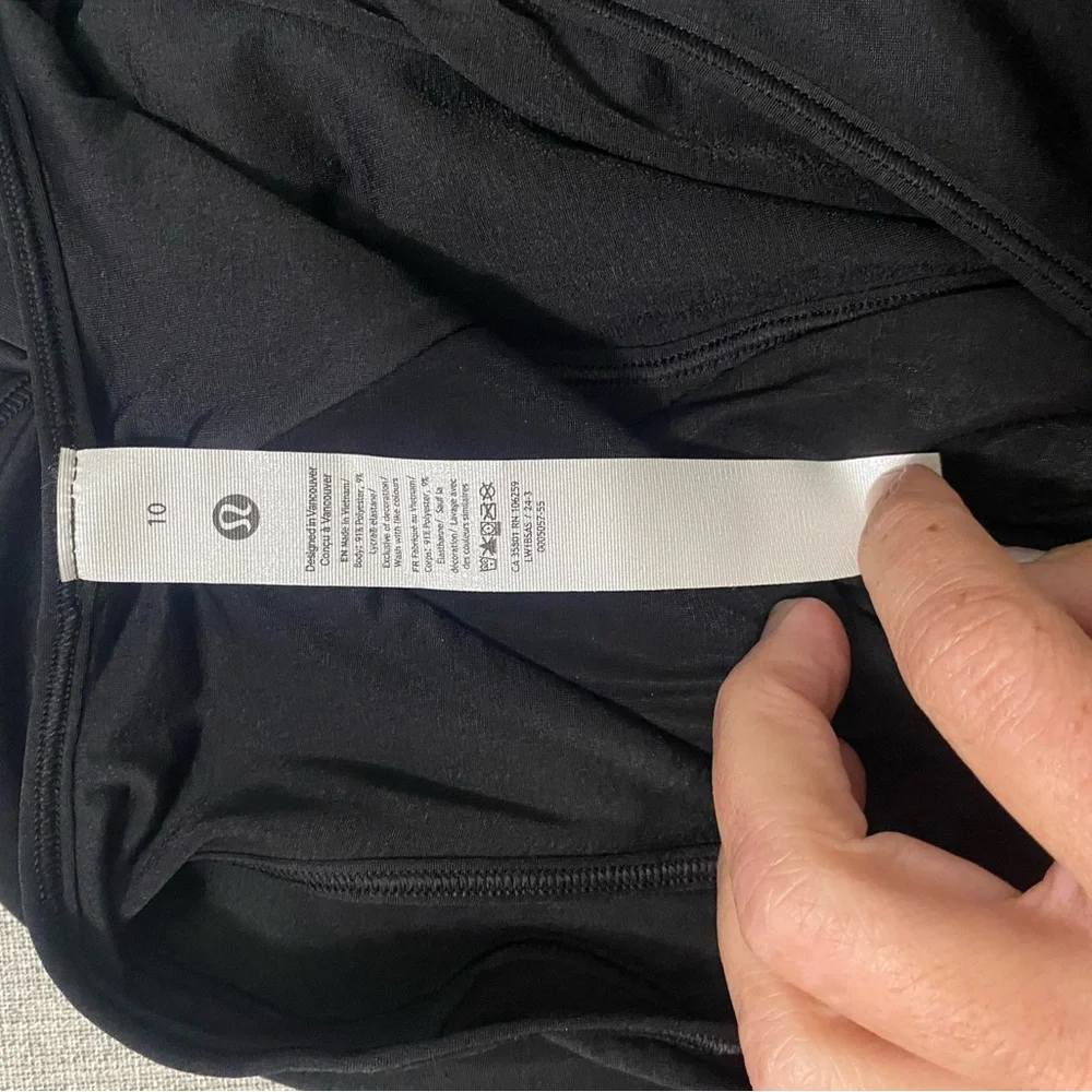 Lululemon Essentials Black Racerback Tank Top. Size 8&10. NWT - Picture 8 of 9